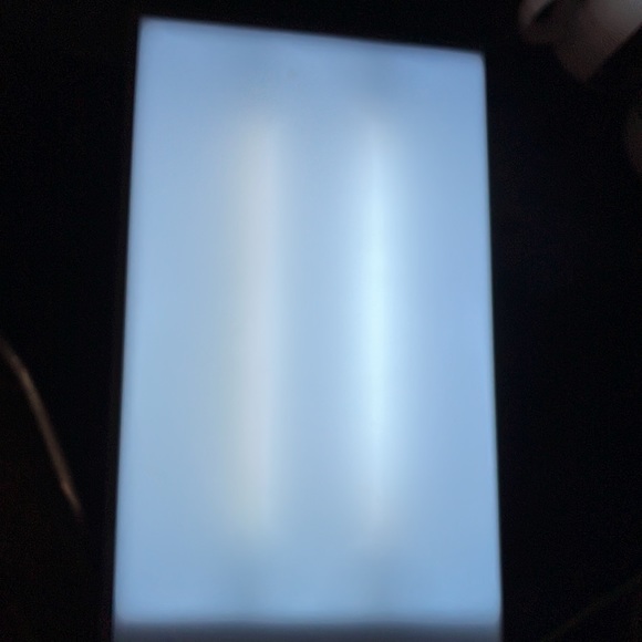 Light box! Turn on, trace quilt patterns, make jewelry, do stencils, embossing. - Picture 2 of 3